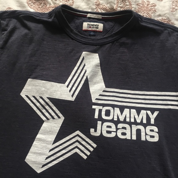Tommy Jeans Relaxed Fit Tee - Picture 4 of 4